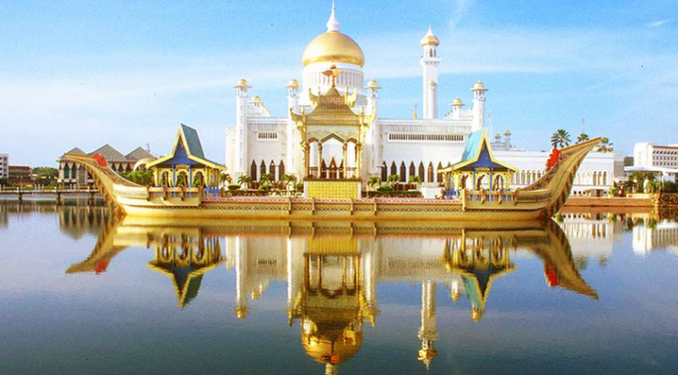 Cung điện mạ vàng lớn nhất thế giới, Istana Nurul Iman