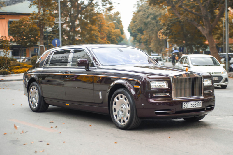 Rolls-Royce Phantom Peace & Glory,Rolls-Royce Hòa Bình & Vinh Quang,Đỗ Vinh Quang,Đỗ Mỹ Linh,Bầu Hiển