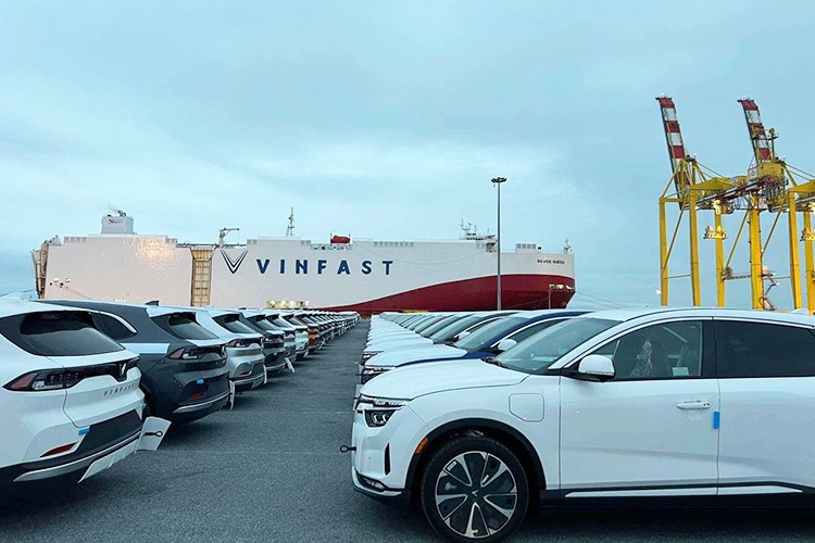VinFast VF 8,VinFast xuất khẩu xe điện,VinFast xuất khẩu 1800 xe,VinFast xuất khẩu VF 8 sang Mỹ và Canada,VinFast,VF 8,Xe điện VinFast,Ô tô điện VinFast